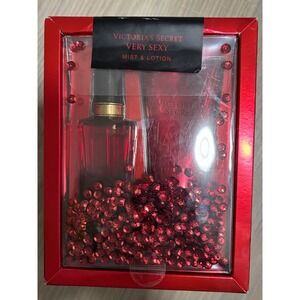 Victoria's Secret Very Sexy Fragrance Mist and Lotion 2 Piece Gift Set New